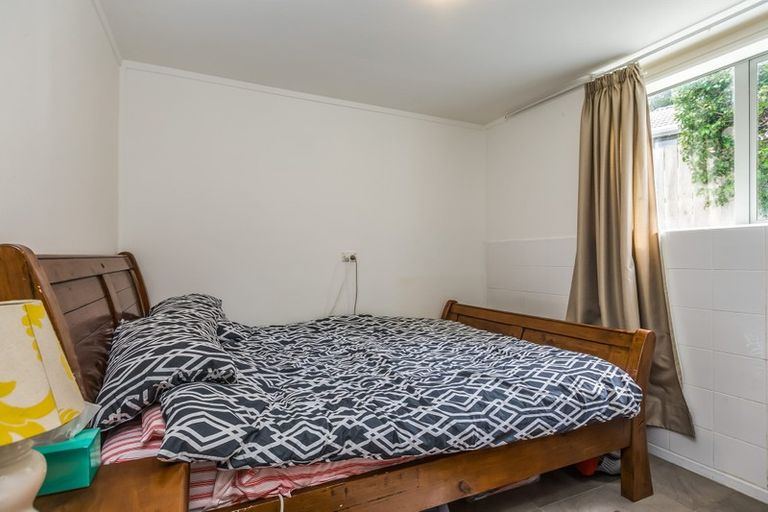 Photo of property in 15 Sunnyfield Crescent, Glenfield, Auckland, 0629