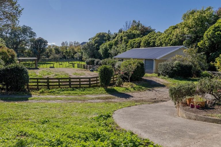 Photo of property in 57 Waitohu Valley Road, Otaki, 5512