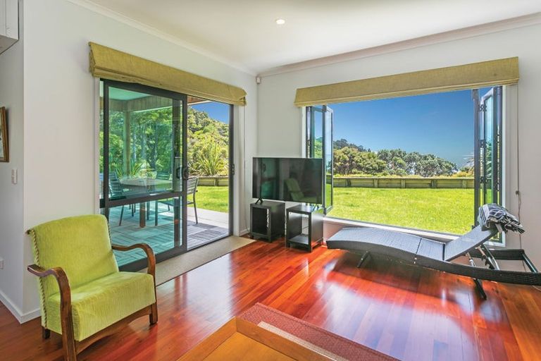 Photo of property in 986 Tuateawa Road, Waikawau, Coromandel, 3584