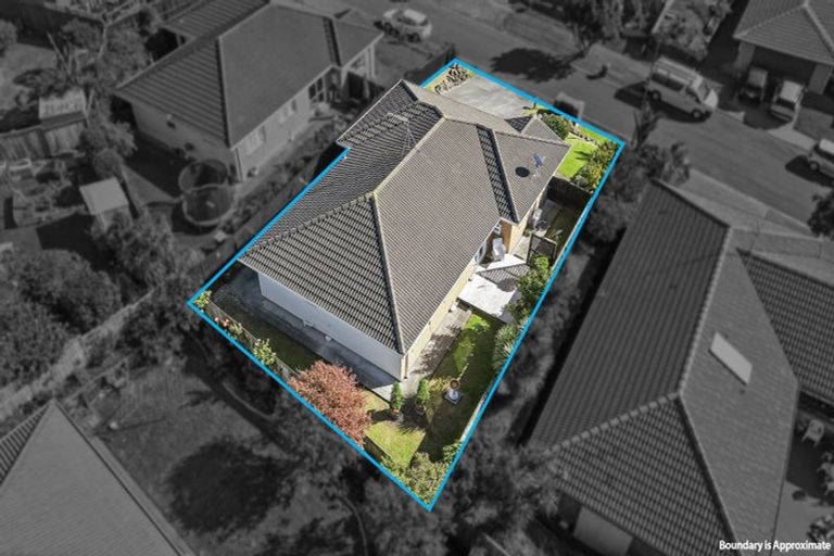 Photo of property in 1/6 Somerton Rise, Henderson, Auckland, 0612