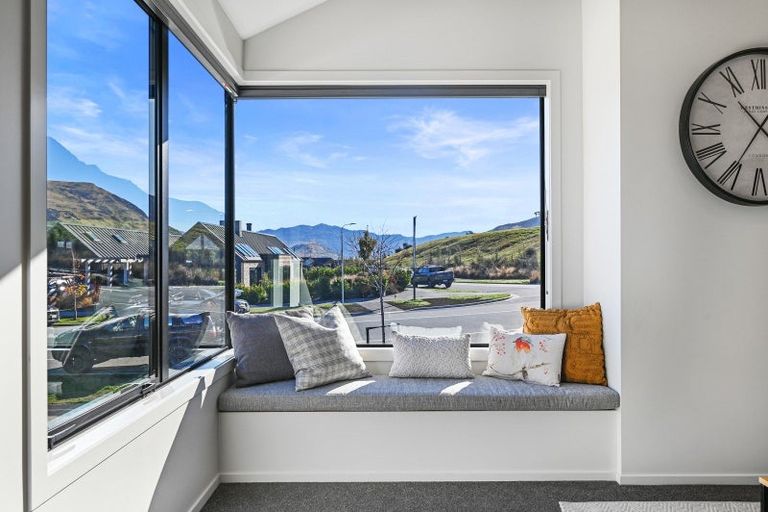 Photo of property in 37 Jack Hanley Drive, Jacks Point, Queenstown, 9371