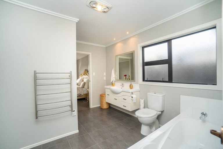 Photo of property in 1 Angelina Way, Kelvin Grove, Palmerston North, 4414