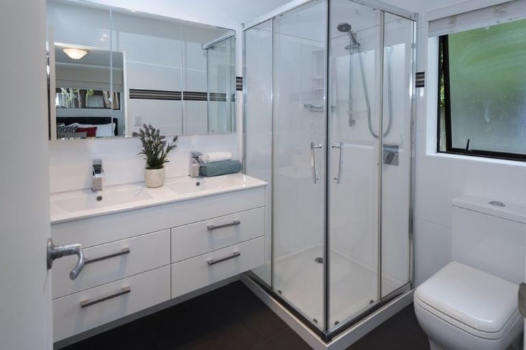 Photo of property in 2/98 Gosford Drive, Botany Downs, Auckland, 2010