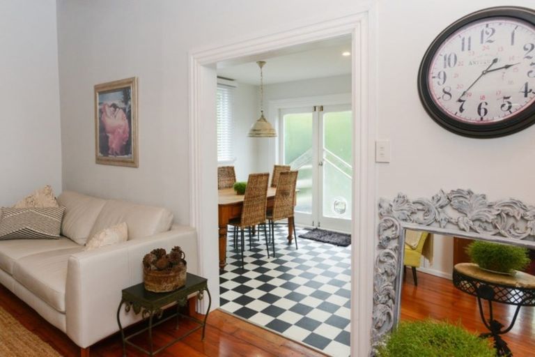 Photo of property in 3 Paradise Road, Napier South, Napier, 4110