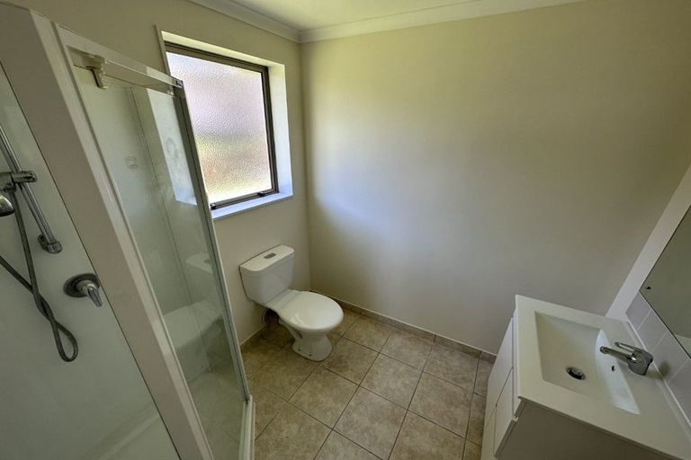 Photo of property in 30 Piriti Place, Weymouth, Auckland, 2103