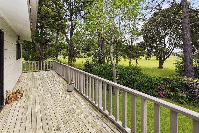 Photo of property in 26 Oakmont Place, Wattle Downs, Auckland, 2103