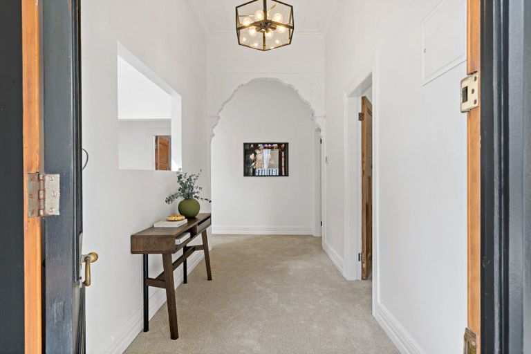 Photo of property in 31 Atarangi Road, Greenlane, Auckland, 1051