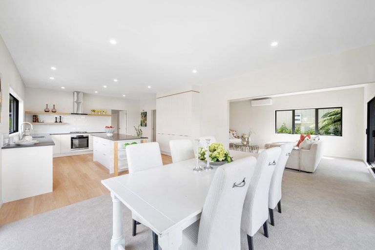 Photo of property in 41 Pohutukawa Avenue, Shelly Park, Auckland, 2014