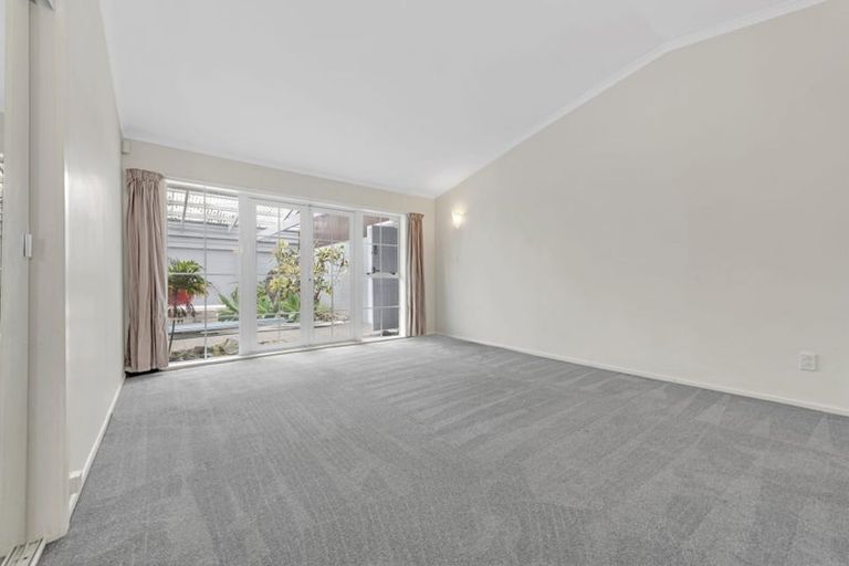 Photo of property in 1 Pakuranga Road, Pakuranga, Auckland, 2010