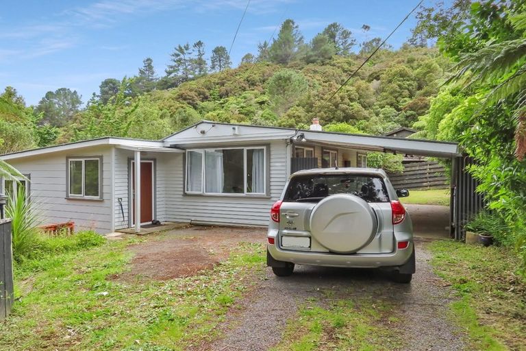Photo of property in 111 Kamahi Street, Stokes Valley, Lower Hutt, 5019