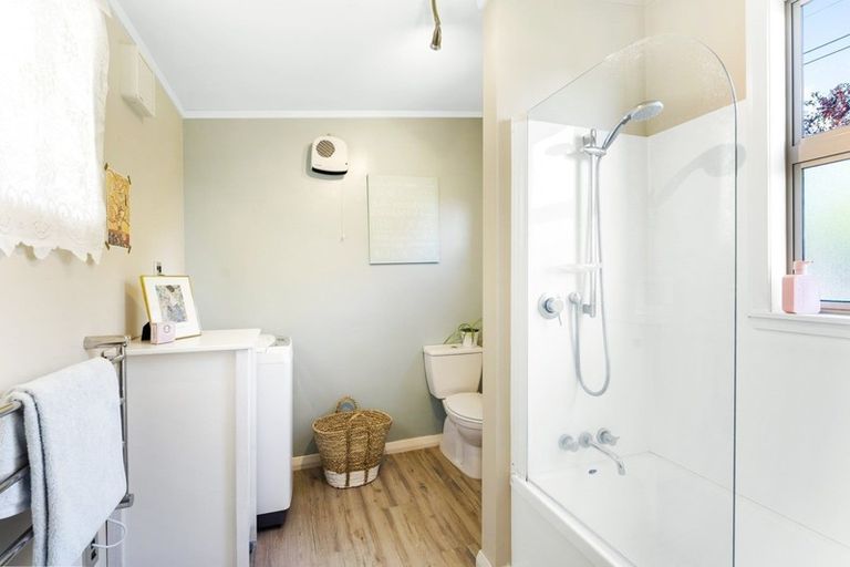 Photo of property in 14 Wharfdale Street, Macandrew Bay, Dunedin, 9014