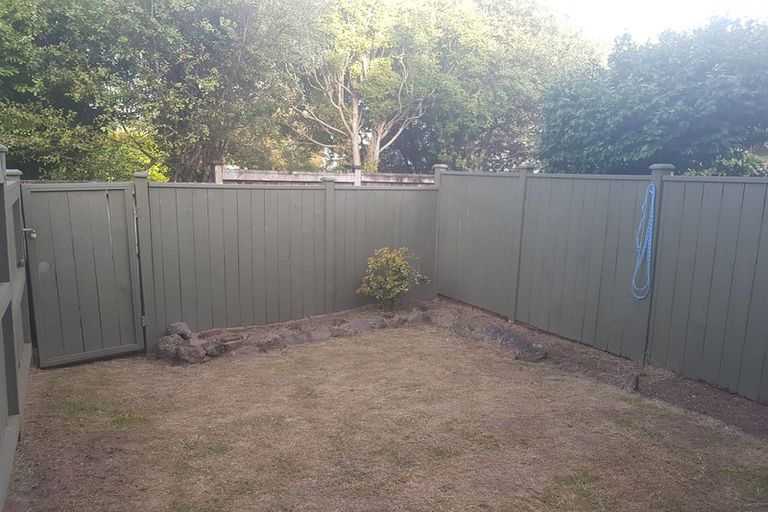 Photo of property in 6/5 Aratonga Avenue, Greenlane, Auckland, 1051