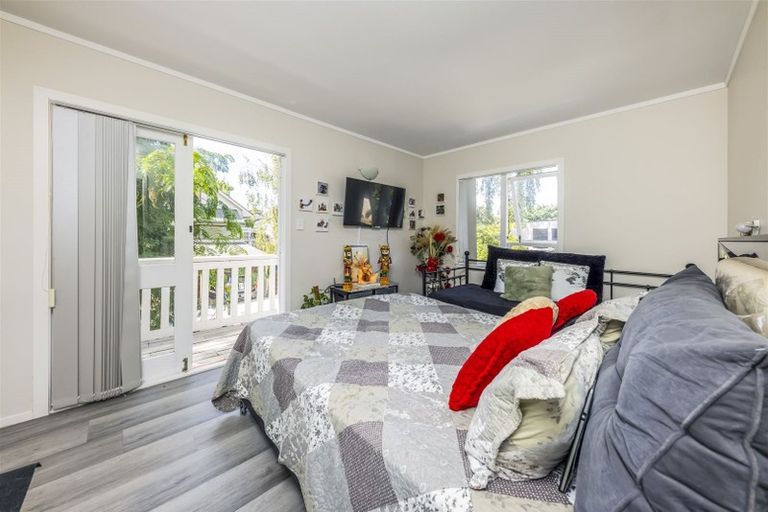 Photo of property in 13a Roys Road, Weymouth, Auckland, 2103