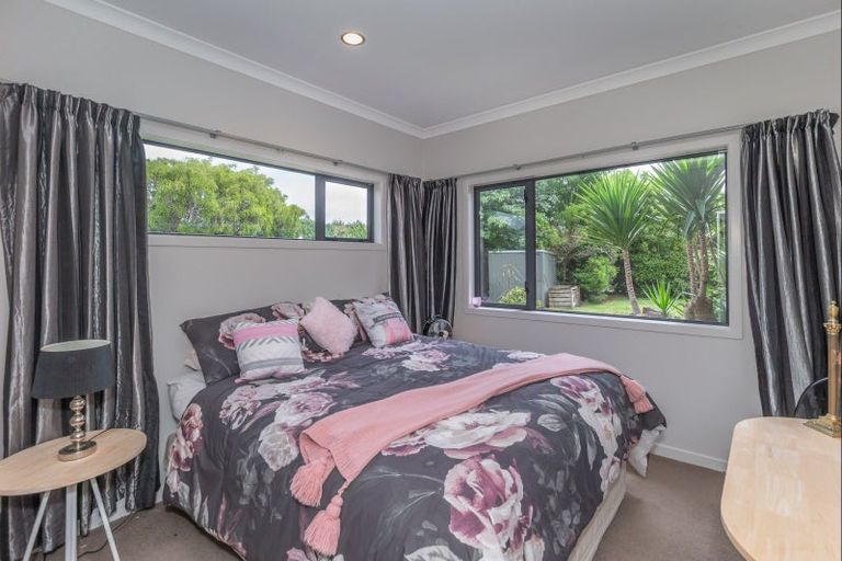 Photo of property in 36 Saint Laurent Way, Ohau, Levin, 5570