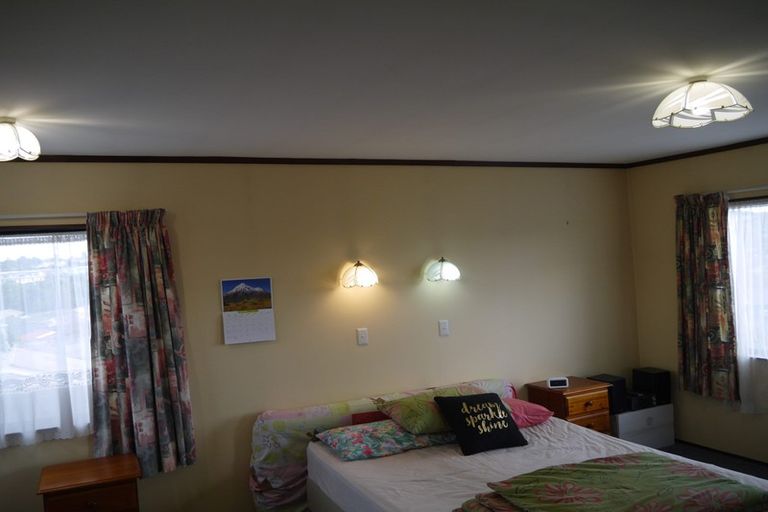 Photo of property in 104 Becroft Drive, Forrest Hill, Auckland, 0620