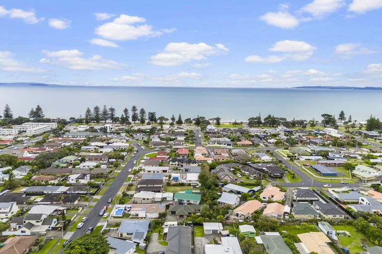 Photo of property in 32a Pine Road, Orewa, 0931