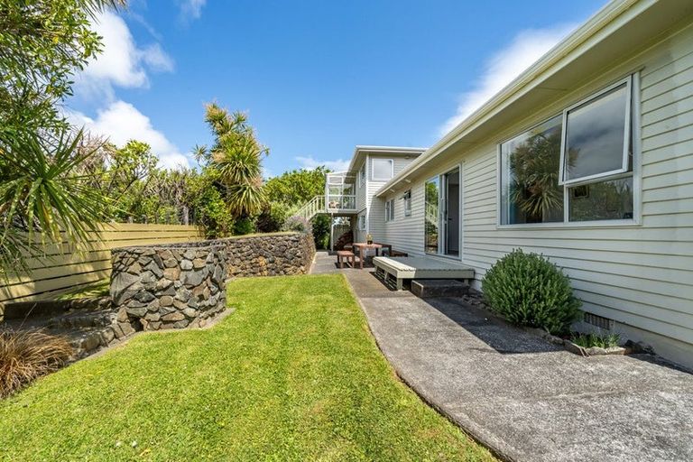 Photo of property in 12 The Track, Plimmerton, Porirua, 5026