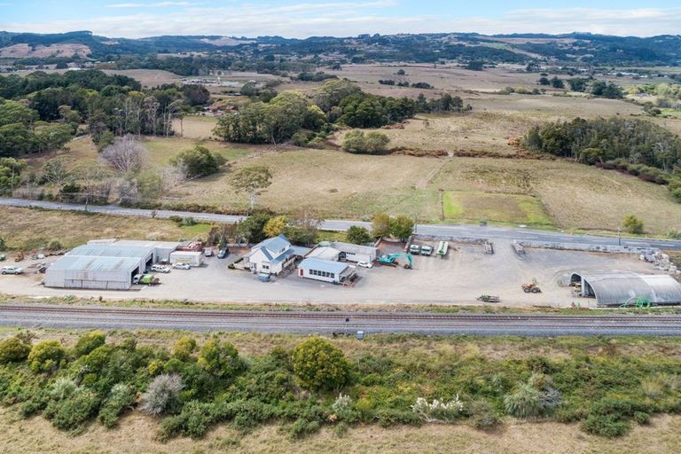 Photo of property in 240 Sutton Road, Drury, 2113