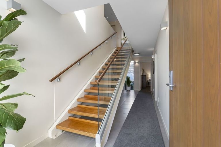 Photo of property in 4a Dawson Street, New Plymouth, 4310