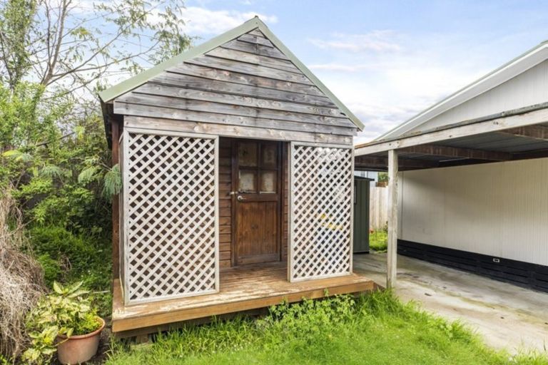 Photo of property in 1/3175 Great North Road, New Lynn, Auckland, 0600