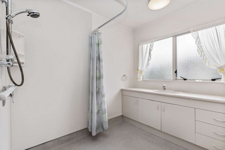 Photo of property in 1/17 Youngs Road, Papakura, 2110