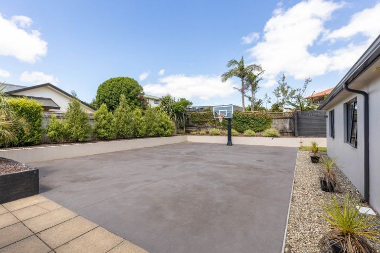 Photo of property in 5-7 Adam Lile Drive, Highlands Park, New Plymouth, 4312
