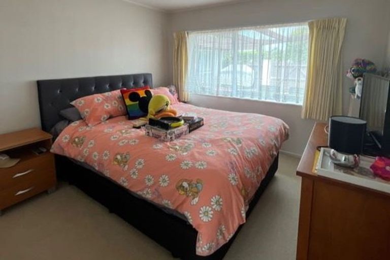 Photo of property in 2 Gairloch Place, Wattle Downs, Auckland, 2103