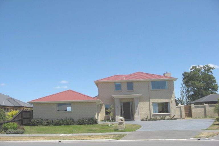 Photo of property in 9 Orewa Close, Parklands, Christchurch, 8083