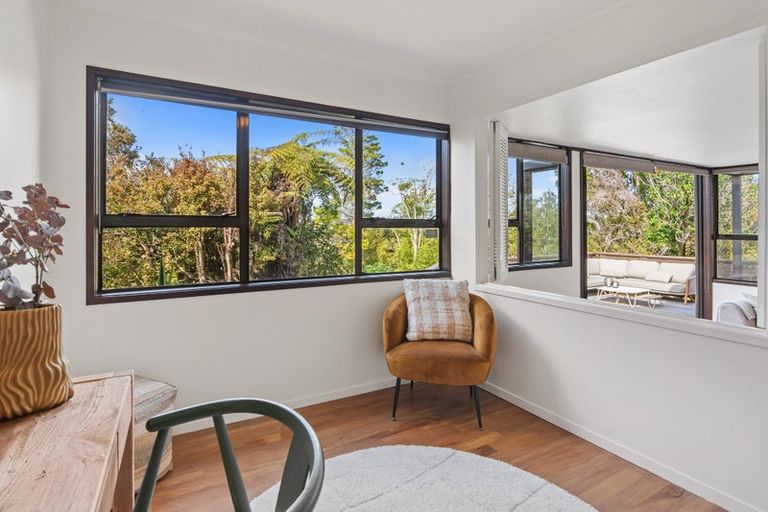 Photo of property in 33 Woodlands Crescent, Browns Bay, Auckland, 0630