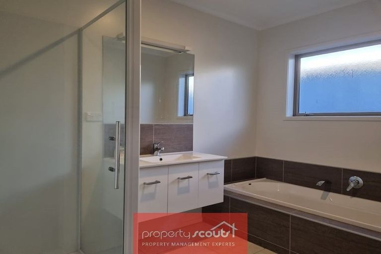 Photo of property in 3a Honeyfield Drive, Whalers Gate, New Plymouth, 4310