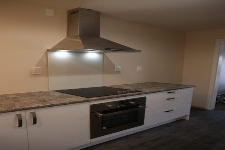 Photo of property in 3/16 Hargest Crescent, Sydenham, Christchurch, 8023