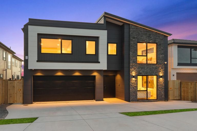 Photo of property in 11 Mill Hill Close, Flat Bush, 2019