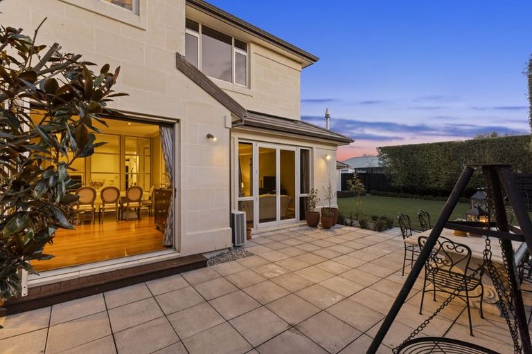 Photo of property in 68 Willowview Drive, Redwood, Christchurch, 8051
