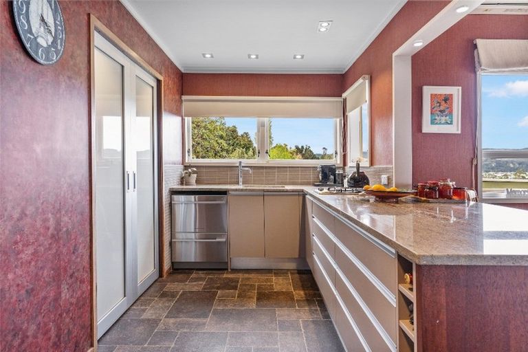 Photo of property in 10 Gregory Lane, Whangamata, 3691