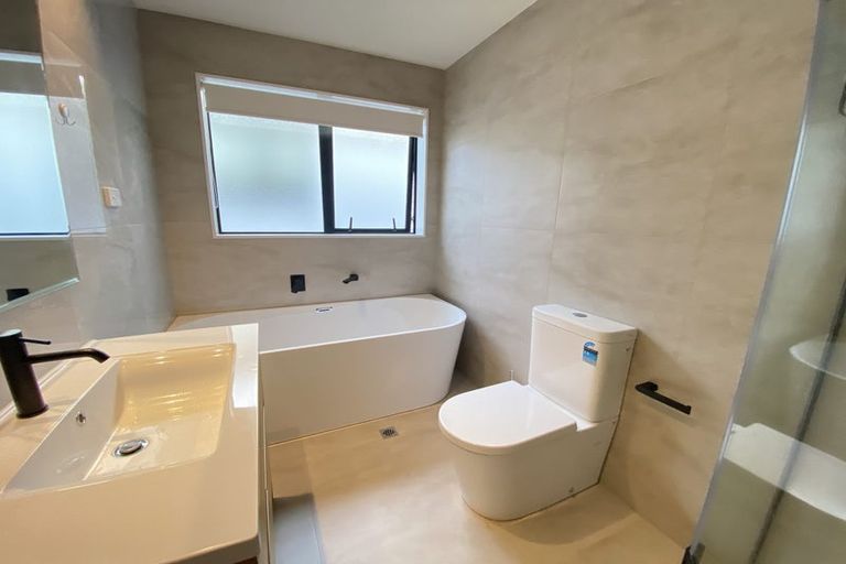 Photo of property in 13a Yule Place, Massey, Auckland, 0614