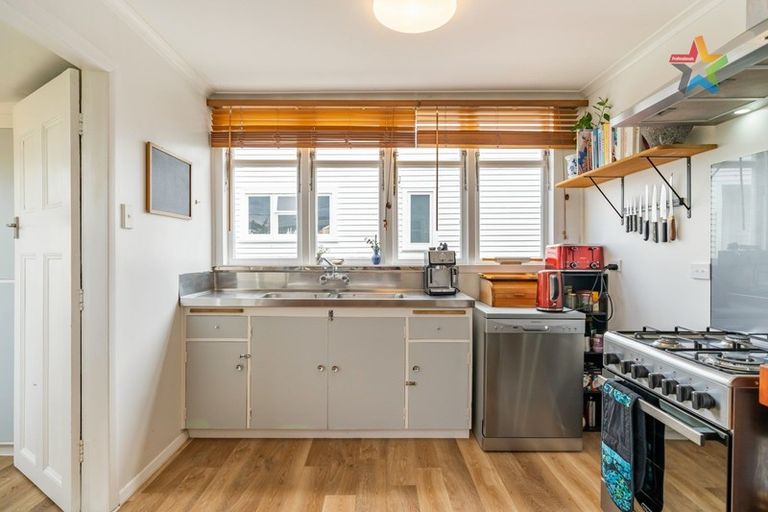 Photo of property in 9 East Street, Petone, Lower Hutt, 5012