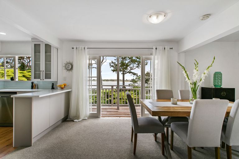 Photo of property in 59 Chatham Avenue, Paremoremo, Auckland, 0632