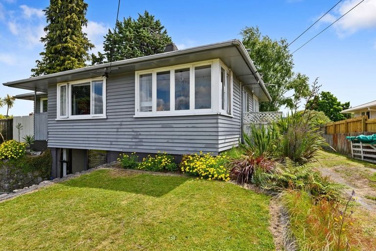 Photo of property in 4 Kahu Street, Utuhina, Rotorua, 3015