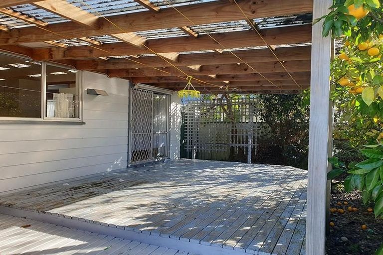 Photo of property in 21 Glennandrew Drive, Half Moon Bay, Auckland, 2012