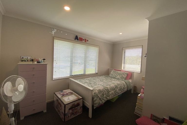 Photo of property in 16 Maylee Crescent, Gulf Harbour, Whangaparaoa, 0930