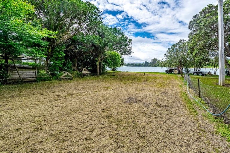 Photo of property in 41 Pohutukawa Avenue, Shelly Park, Auckland, 2014