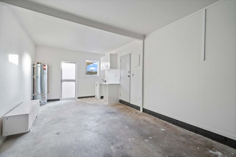 Photo of property in 2/24 Waimana Road, Conifer Grove, Takanini, 2112