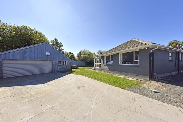 Photo of property in 21 Wildwood Avenue, Wainoni, Christchurch, 8061