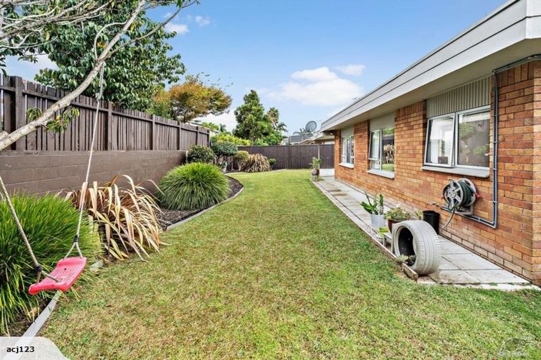 Photo of property in 2/37 Galvan Avenue, Sunnyhills, Auckland, 2010