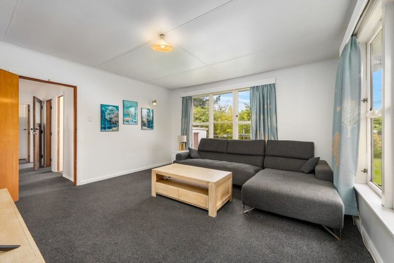 Photo of property in 21 Crewe Crescent, Hokowhitu, Palmerston North, 4410