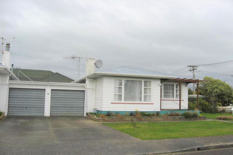 Photo of property in 2 Chester Street, Levin, 5510