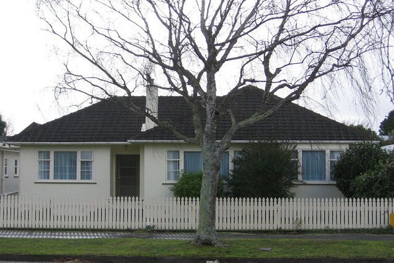 Photo of property in 89 Churchill Avenue, Hokowhitu, Palmerston North, 4410