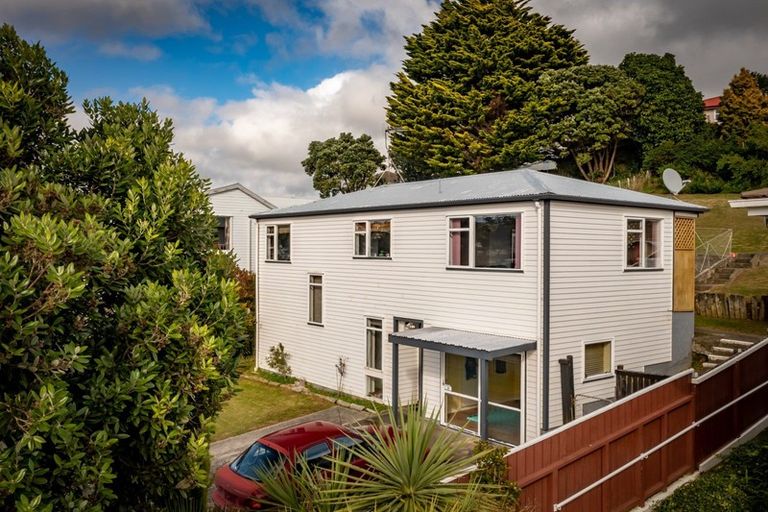 Photo of property in 31 Beaumaris Crescent, Ascot Park, Porirua, 5024