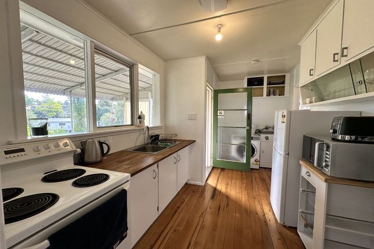 Photo of property in 132 Triangle Road, Massey, Auckland, 0614