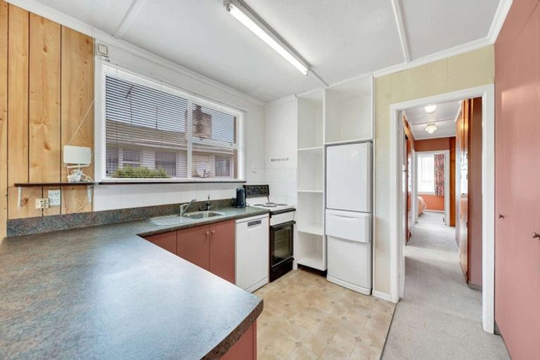 Photo of property in 12 Oxford Street, Holmes Hill, Oamaru, 9401